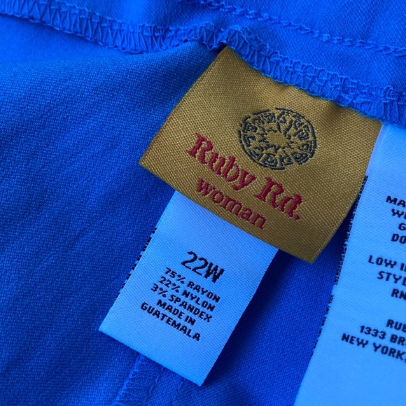 Ruby rd pull on Capri pant slimming contour waistband lagoon blue 22W - Picture 15 of 16